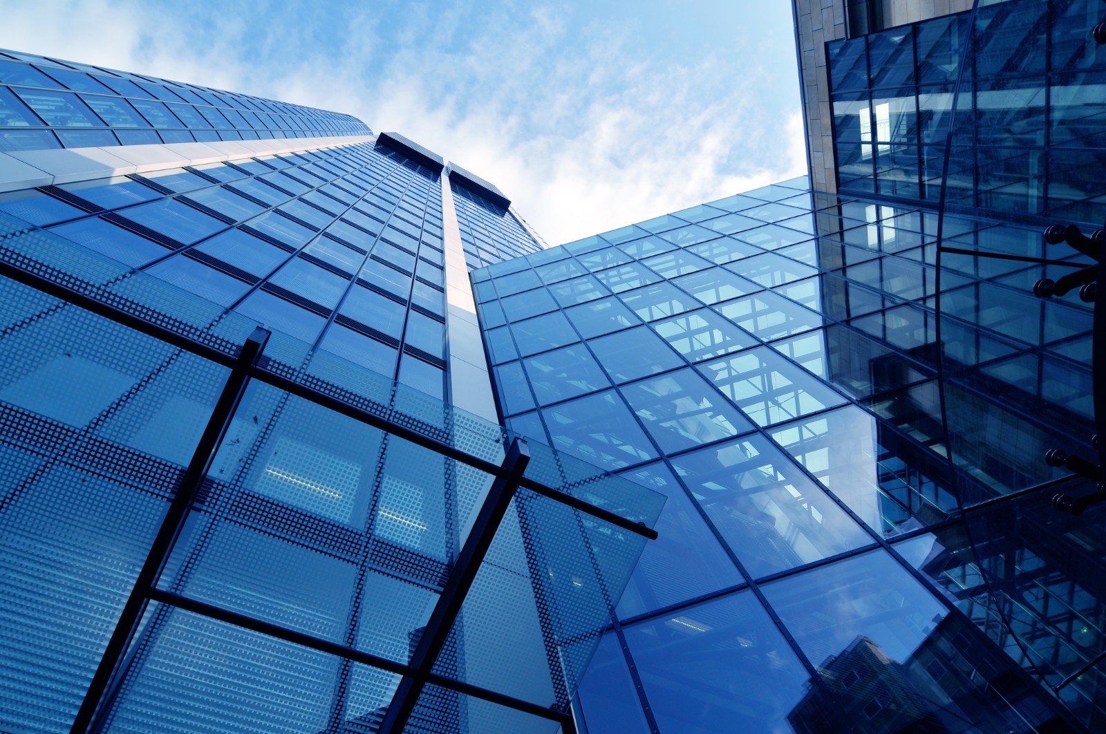 【专访】鸿运国际动力彭强：在数字化转型的蹊径上，，，，，，，鸿运国际动力可以为企业做更多的事